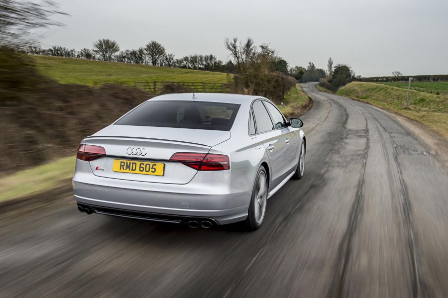  Audi S8 Plus (D4) 2016 года  (UK) (фото 2 из 8)